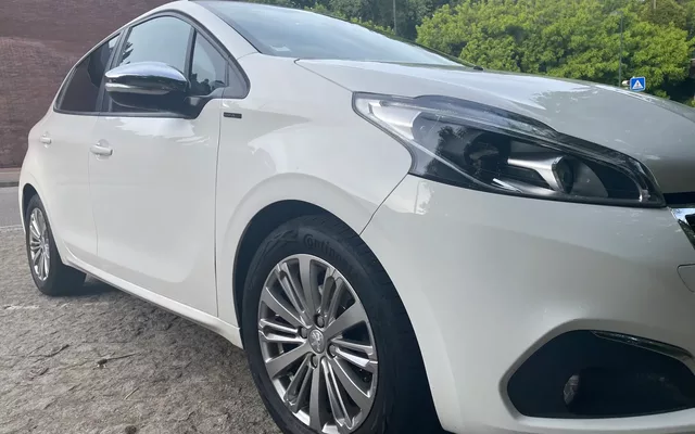 Peugeot 208 1.5 BlueHDi Signature