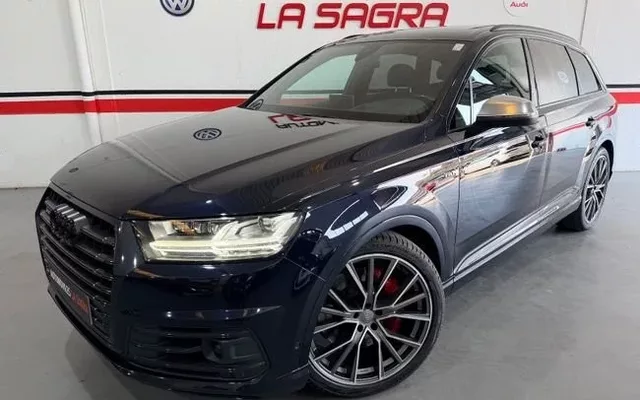 AUDI Q7 S Line