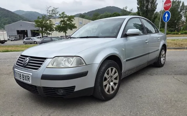 VOLKSWAGEN Passat Passat 1.6 Edition Trend - 2850€ en Ripoll