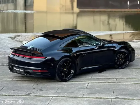 Porsche 911 (992) Carrera 4 PDK