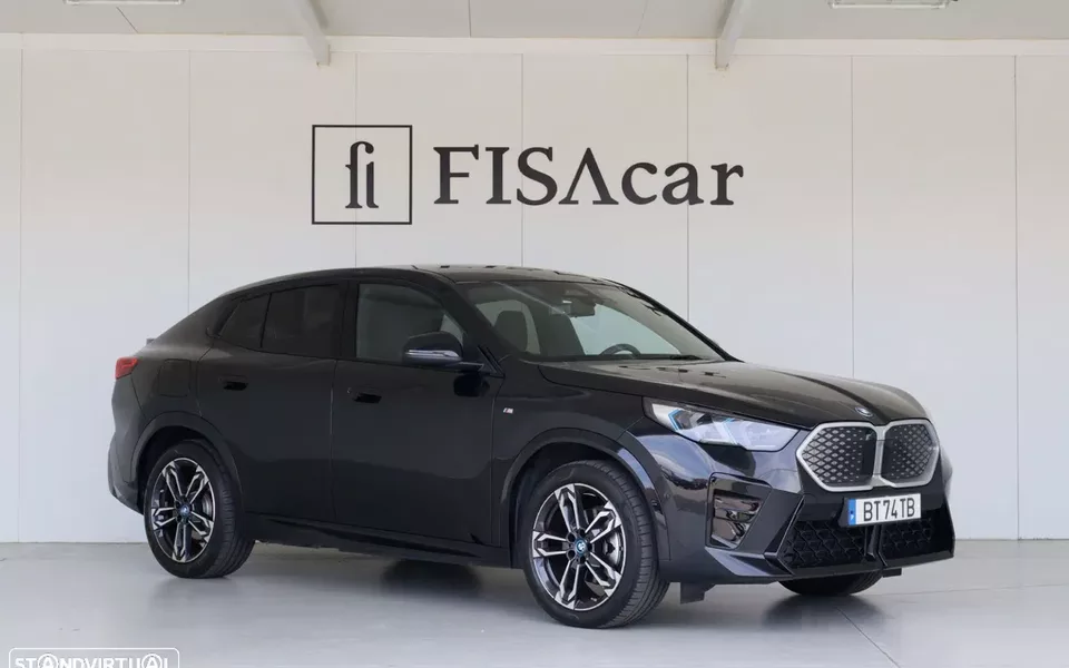 BMW iX2 eDrive20 Pack Desportivo M