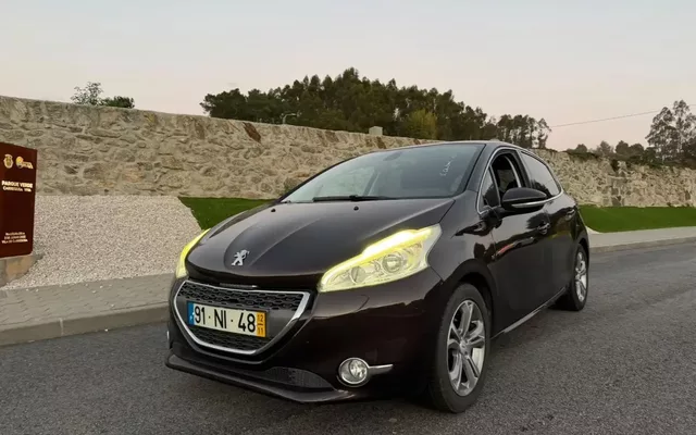 Peugeot 208