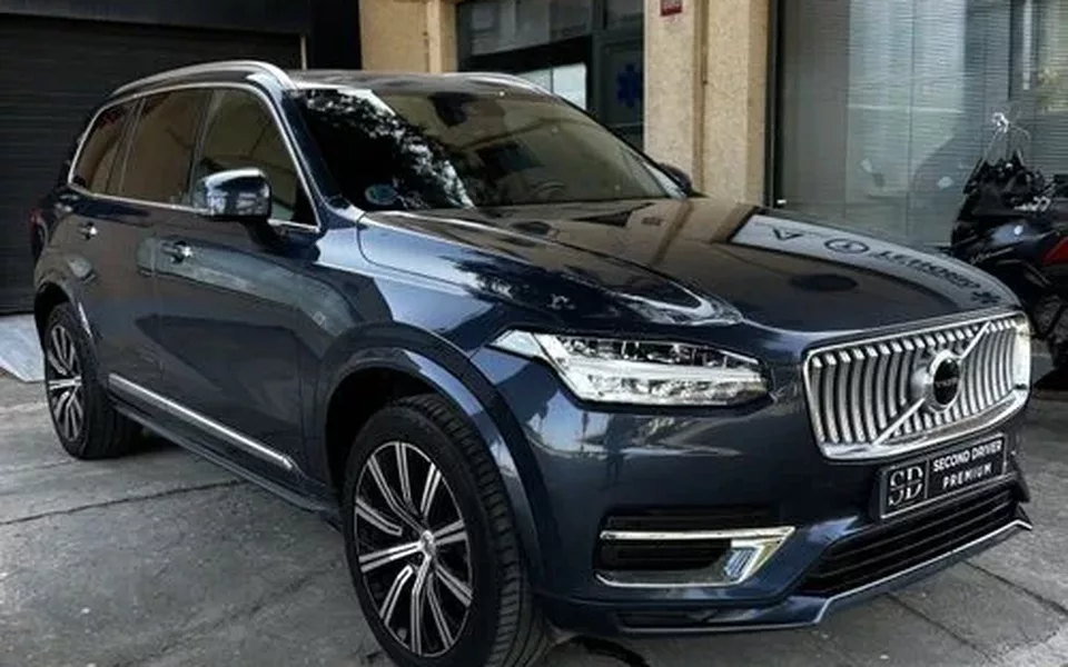 VOLVO XC60 XC60 B4 Momentum FWD Aut.