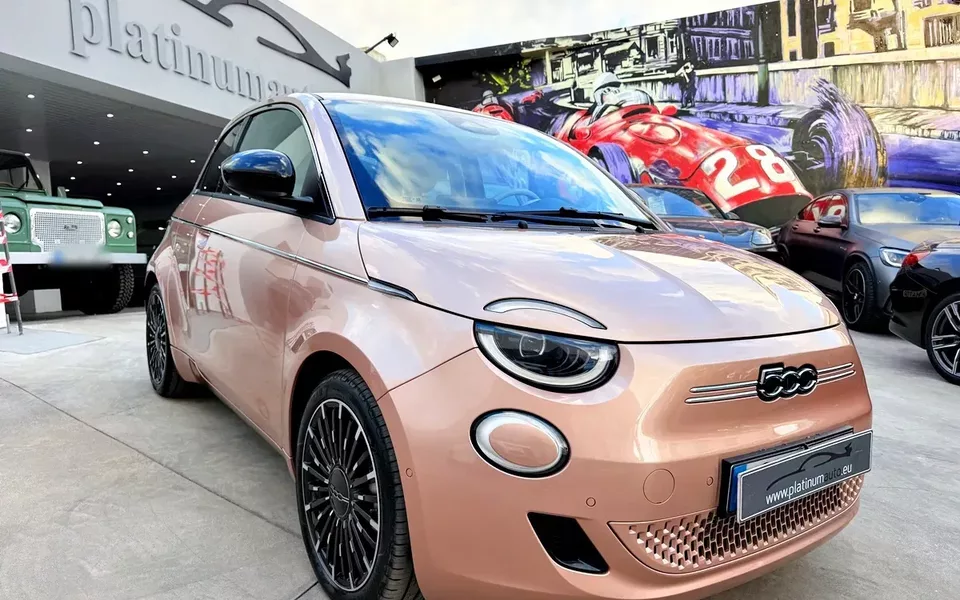 Fiat 500e La Prima