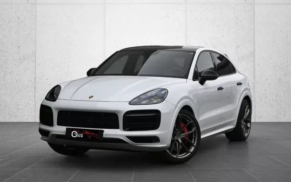 PORSCHE Cayenne GTS