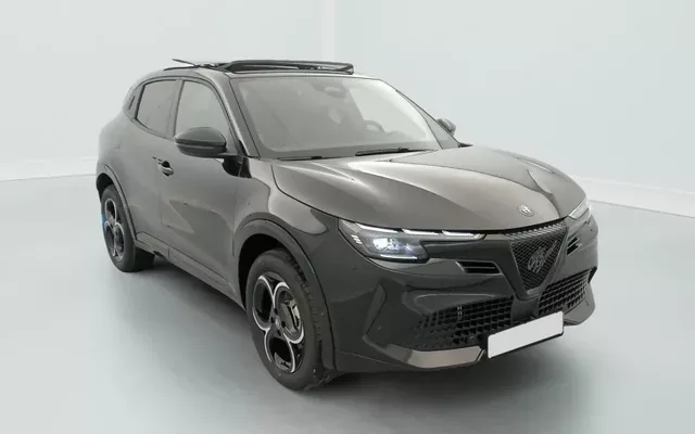 Alfa Romeo Junior 1.2 Ibrida 145 ch e-DCT6 Q4 Ti Zéro km immatriculé
