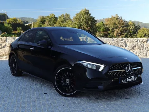 Mercedes-Benz A 250 Limousine e 8G-DCT AMG Line