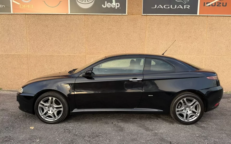 Alfa Romeo GT 1.9 JTD M-JET Q2 Distinctive
