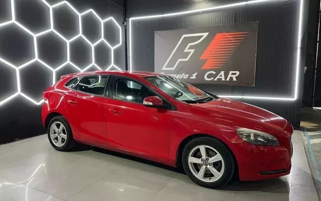 VOLVO V40 V40 D2 Kinetic 120