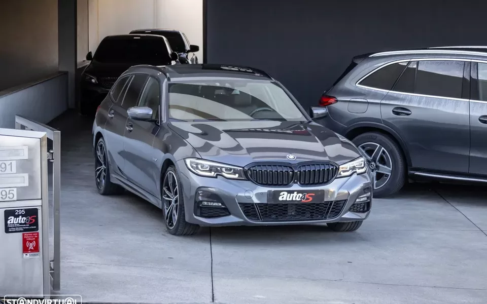 BMW 330 e Pack Desportivo M Pro Auto