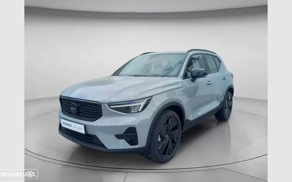 Volvo XC 40 2.0 B3 Plus Dark