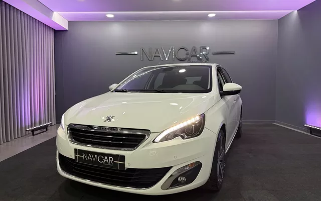 Peugeot 308 1.2 PureTech Allure Full LED