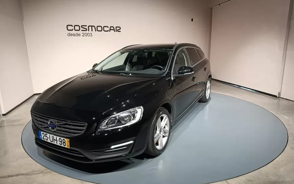 Volvo V60 2.4 D6 Momentum AWD Phev