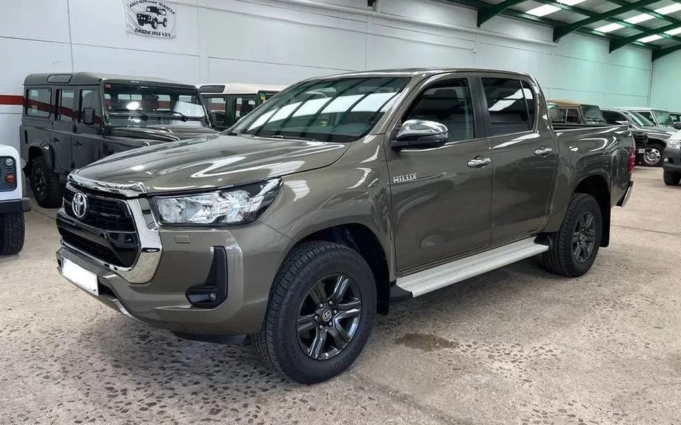 TOYOTA Hilux 2.4 D4D Cabina Doble VX AT - 42500€ en Villanueva de cÓrdoba