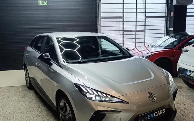 MG MG4 64 kWh Luxury