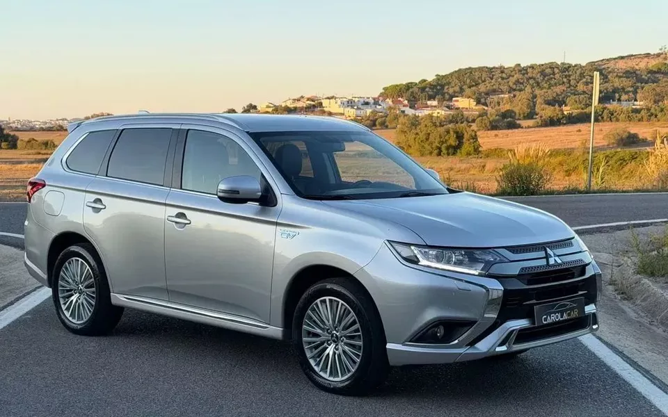 Mitsubishi Outlander 2.4 Instyle