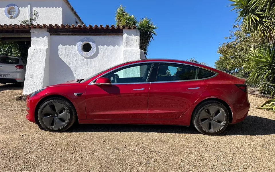 Tesla Model 3 Long Range AWD Dual Motor