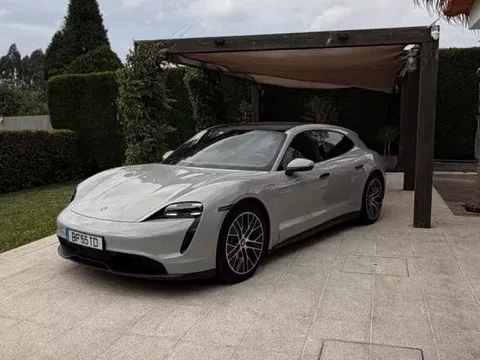 Porsche Taycan Cross Turismo 4