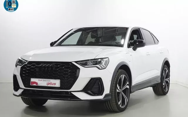 AUDI Q3 Q3 Sportback 45 TFSIe Black line S-tronic