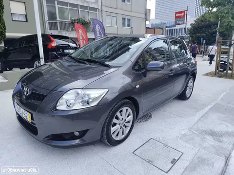 Toyota Auris 1.4 D-4D Sol