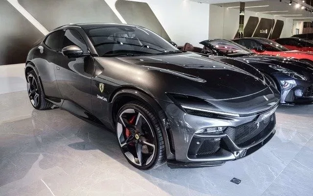 FERRARI Purosangue Purosangue 6.5