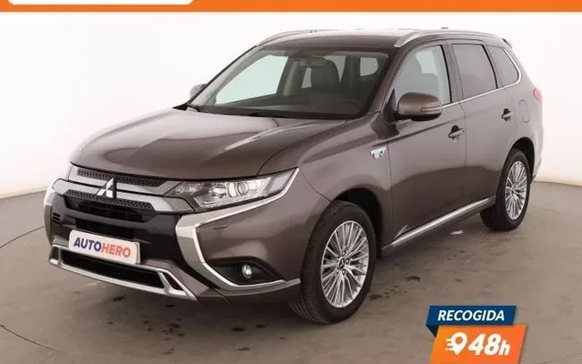 MITSUBISHI Outlander 2.4 PHEV Motion 4WD