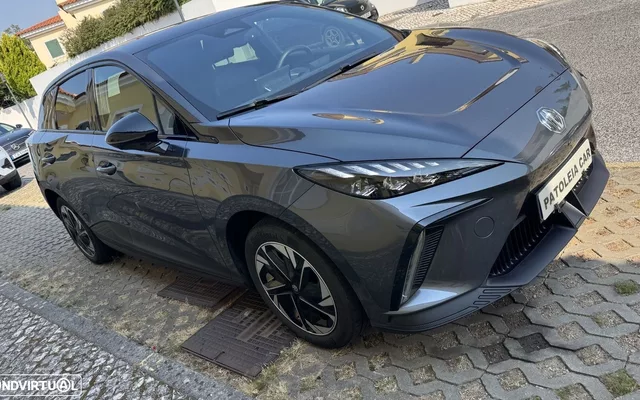 MG MG4 64 kWh Luxury