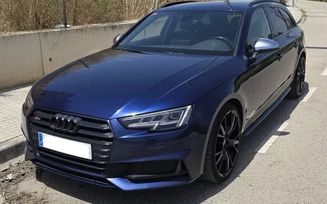 AUDI A4 S4 3.0 TFSI quattro tiptronic