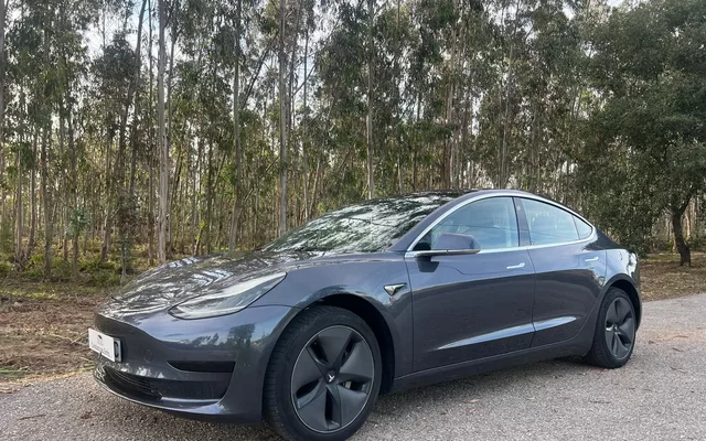 Tesla Model 3 Tração Traseira