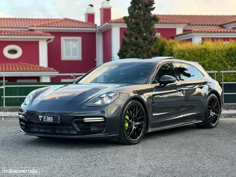 Porsche Panamera Sport Turismo 4 E-Hybrid