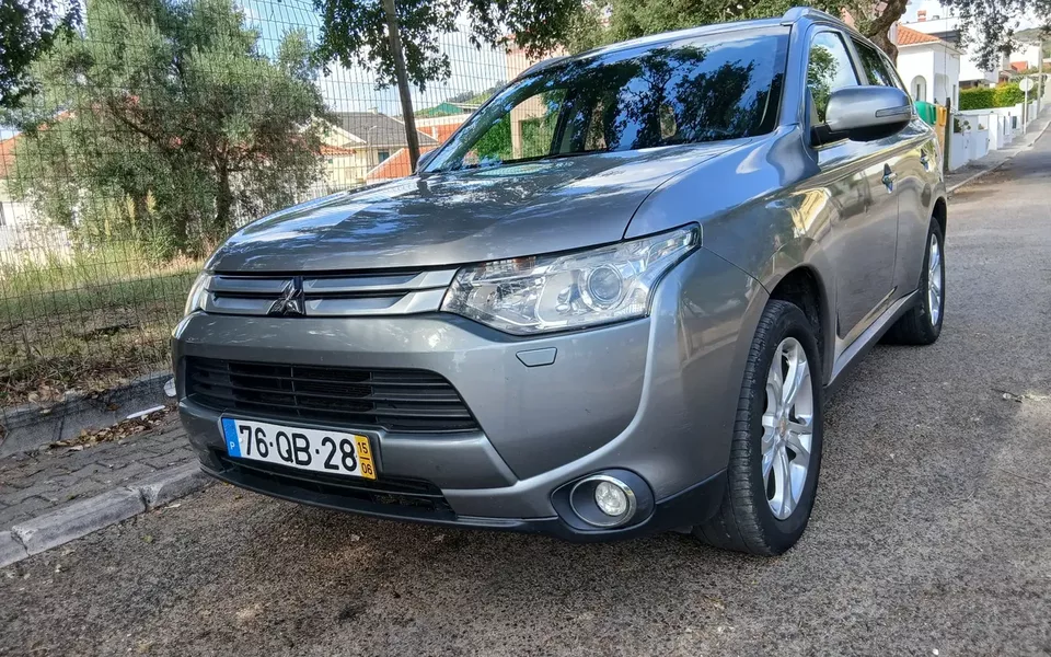 Mitsubishi Outlander 2.2 DI-D Instyle Navi