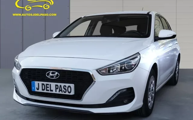 HYUNDAI i30 i30 1.4 MPI Essence 100