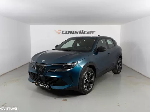 Alfa Romeo Junior Elletrica 50 kWh Launch Edition