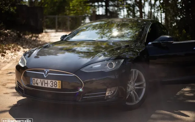 Tesla Model S Standard