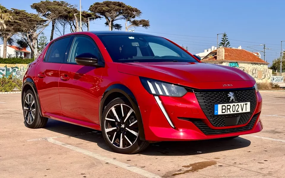 Peugeot 208 1.2 PureTech GT EAT8