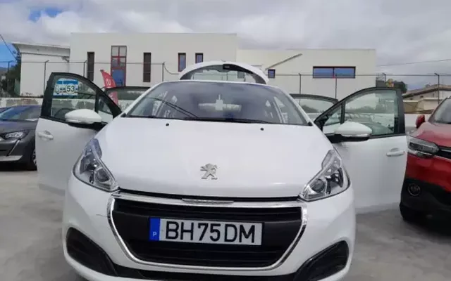 Peugeot 208 2019 1.2 PureTech Signature
