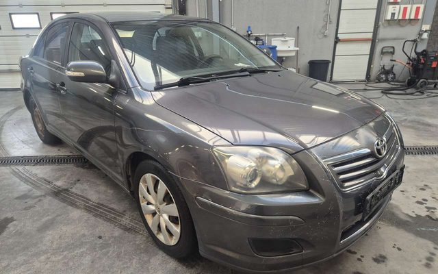 Toyota Avensis 2.0 Turbo D4D 16v / Marchand ou Export