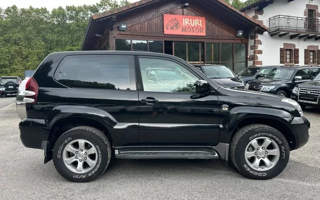 TOYOTA Land Cruiser Land Cruiser D-4D VX