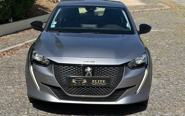 Peugeot e-208
