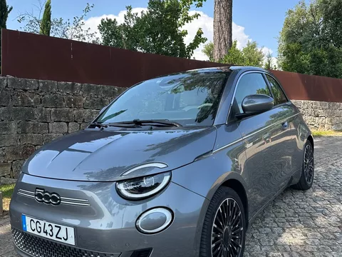 Fiat 500e 42kWh la Prima (by Bocelli)
