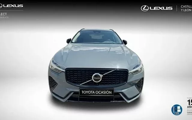 VOLVO XC60 B4 PLUS DARK