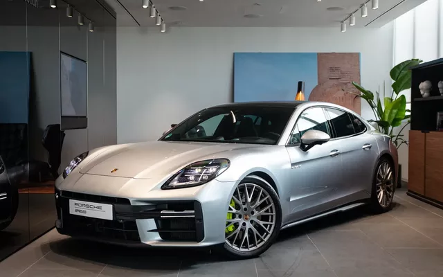 Porsche Panamera 4 E-Hybrid
