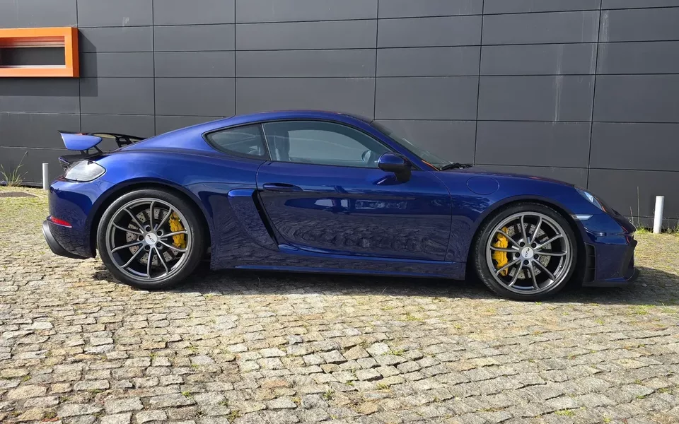 Porsche 718 Cayman GT4
