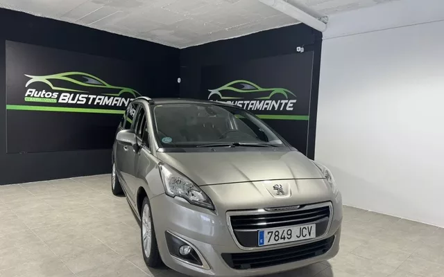 PEUGEOT 5008 5008 1.6 BlueHDi Style 7 pl. 120 - 8900€ en Santander