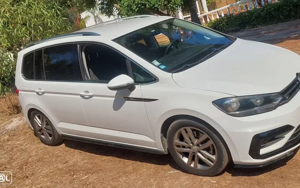 VW Touran 1.6 TDI R-Line DSG