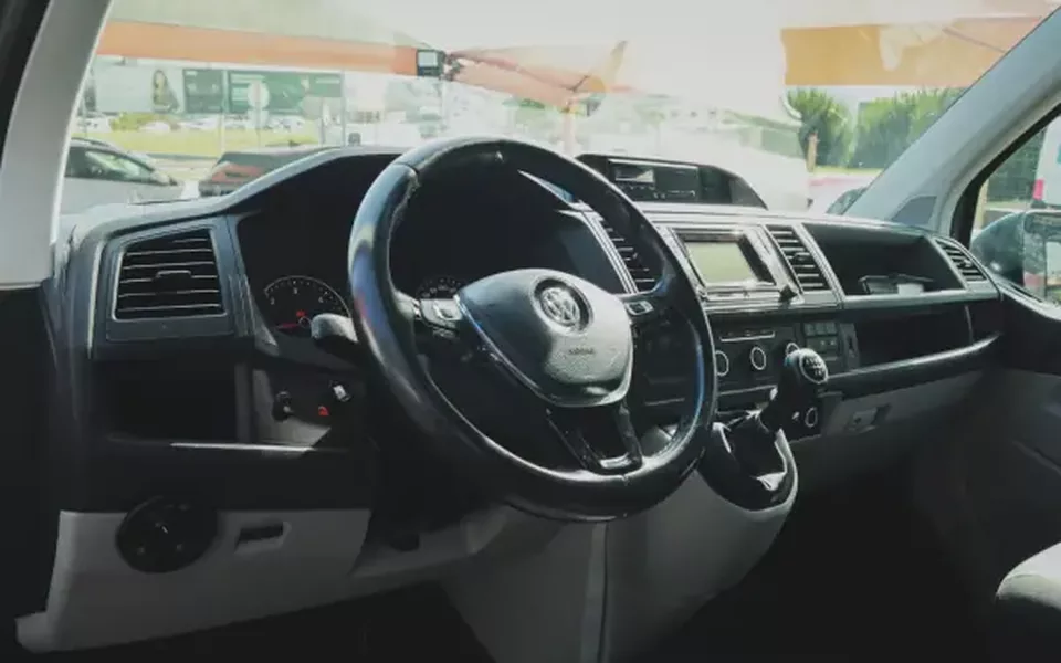 Volkswagen Transporter 2019 2.0 TDI LONGA 9 LUG