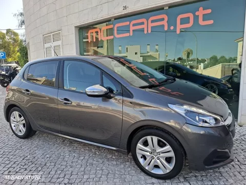 Peugeot 208 1.2 PureTech Signature