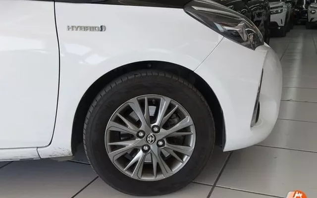 TOYOTA Yaris Yaris 100H 1.5 Active Tech