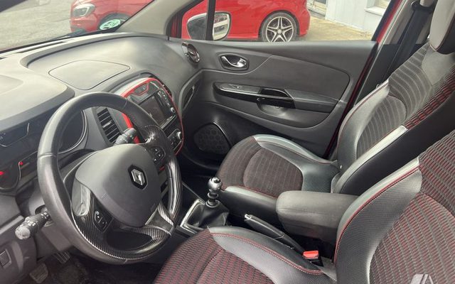 RENAULT Captur Captur 1.5dCi eco2 Helly Hansen EDC 90