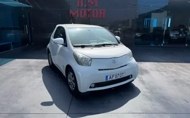 Toyota iQ 2009 1.0 VVT-i